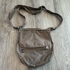 Lug Brown Messenger Bag Lightweight Adjustable